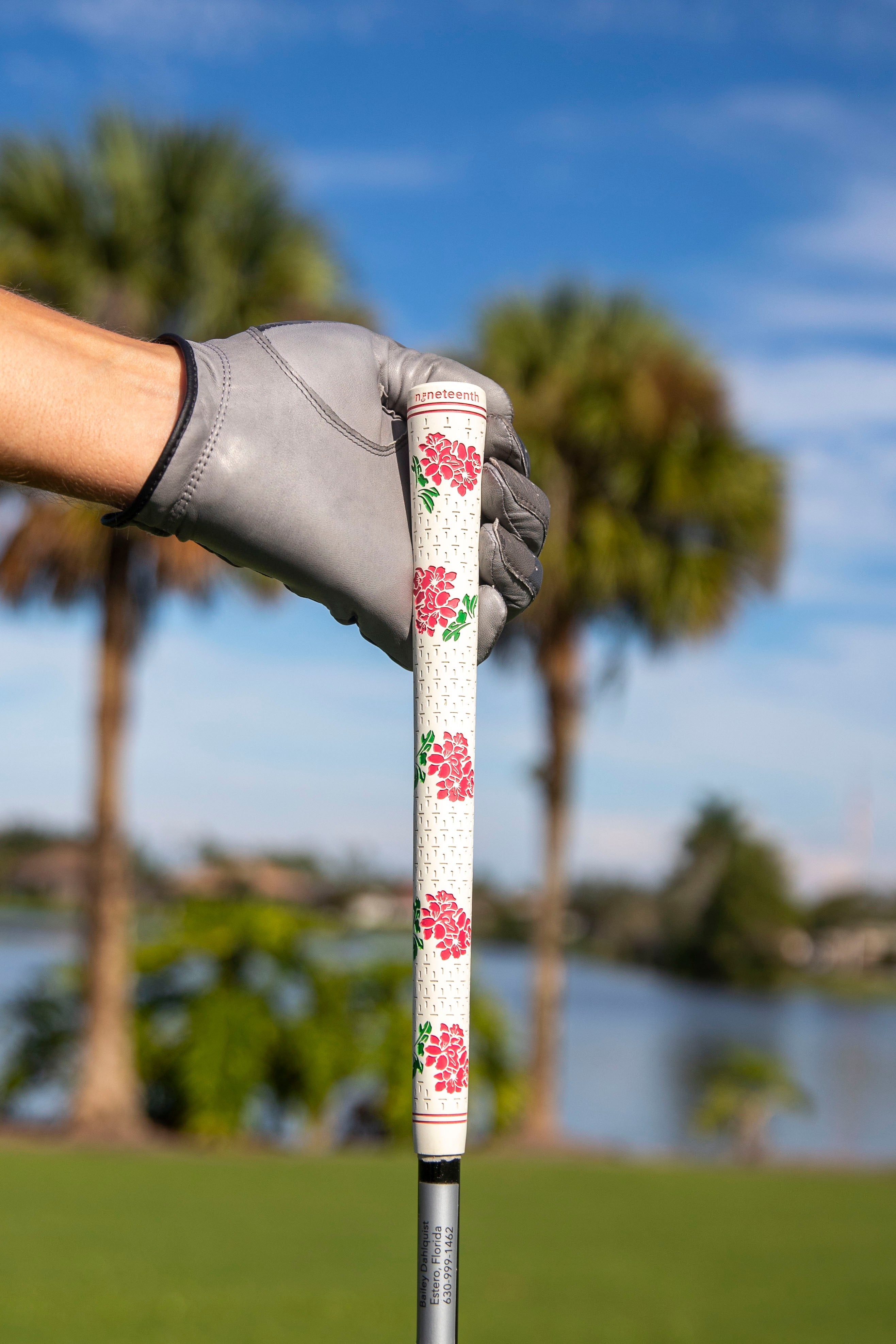Blooms and Birdies golf grip lifestyle shot